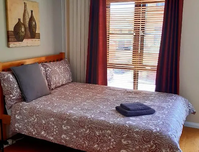 Guest House With En-Suite Rooms And Free Parking