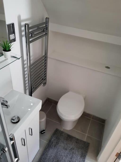 With En-suite And Free Parking Affittacamere 3*