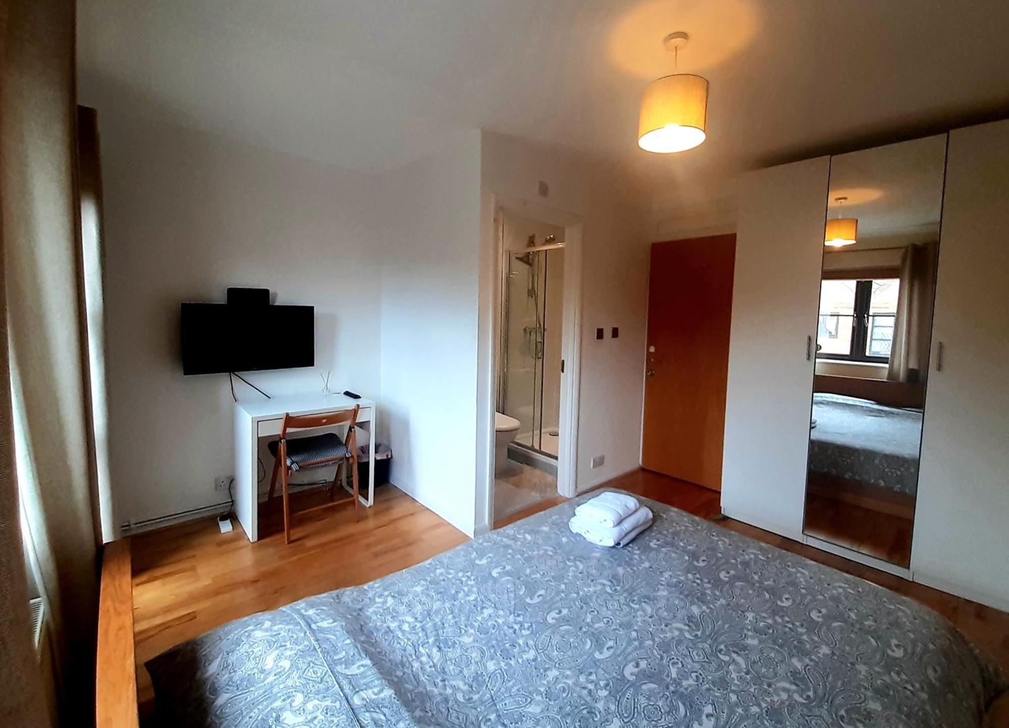 With En-suite And Free Parking 3*